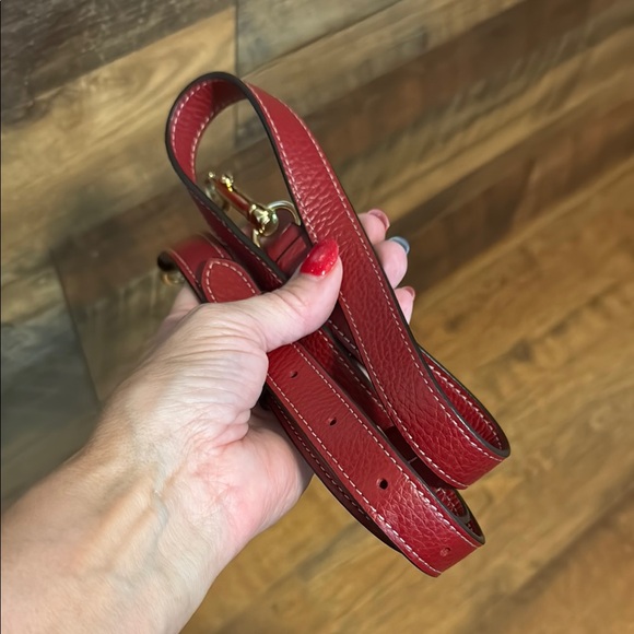 Red and Gold Shoulder Bag with Glossy Finish - Picture 8 of 9